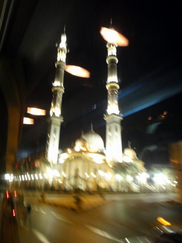 "モスクの夜景</p