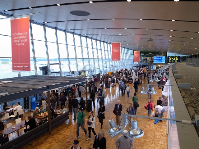 "ヘルシンキ空港は無料Wi-Fiが飛んでいる</p