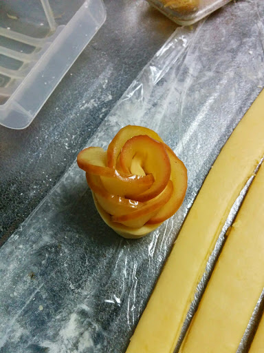 薔薇のアップルパイを8個分