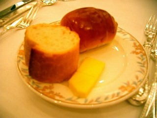 パン（フランスパンとテーブルロール）